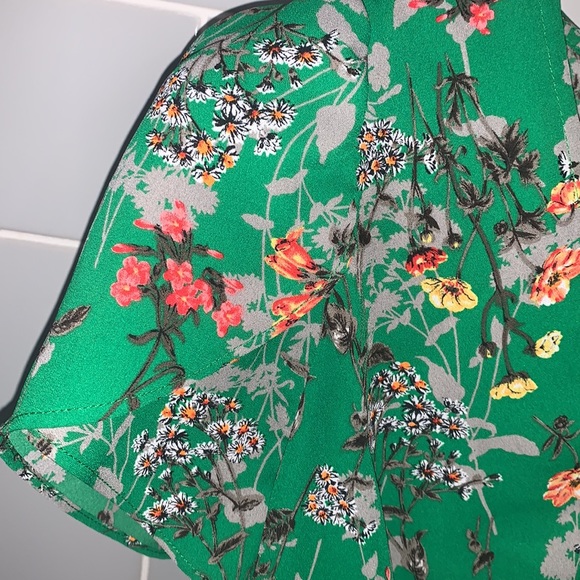 Green Floral Blouse - Picture 9 of 16